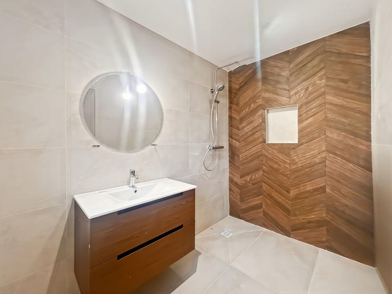 Maison - 627 m² - 5 pièces