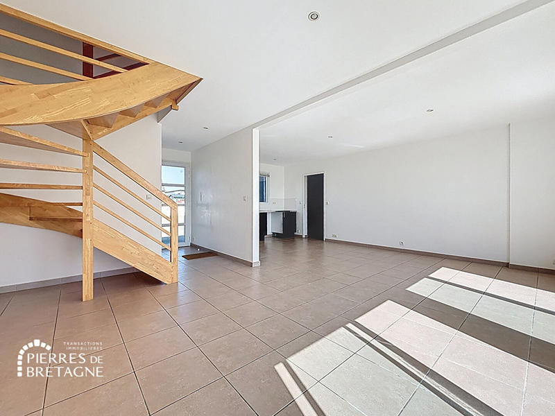 Maison - 90 m² - 5 pièces