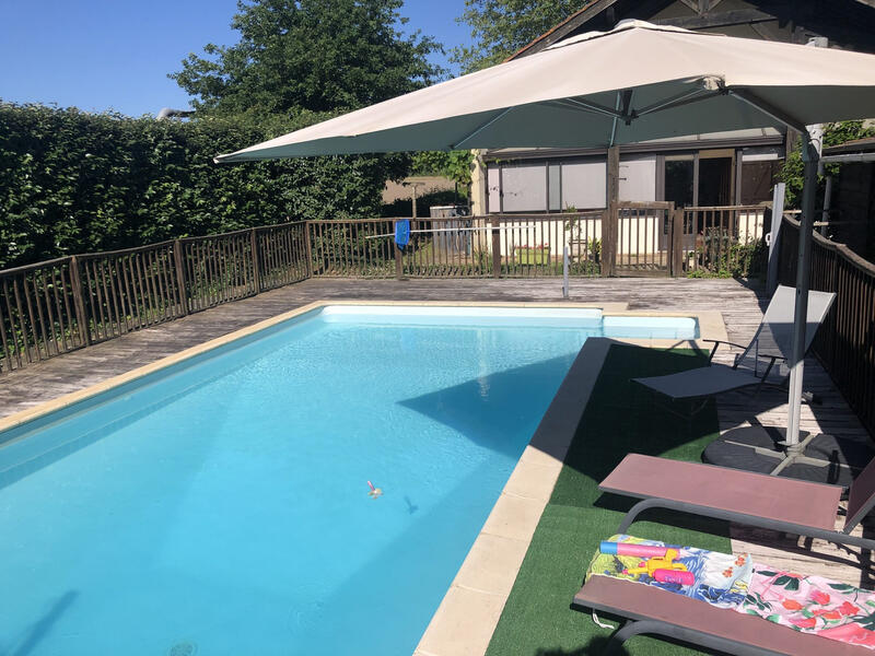 Maison - 230 m² - 8 pièces