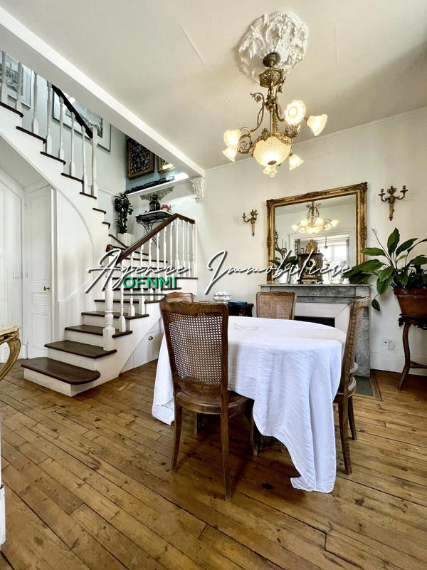 Maison - 170 m² - 10 pièces