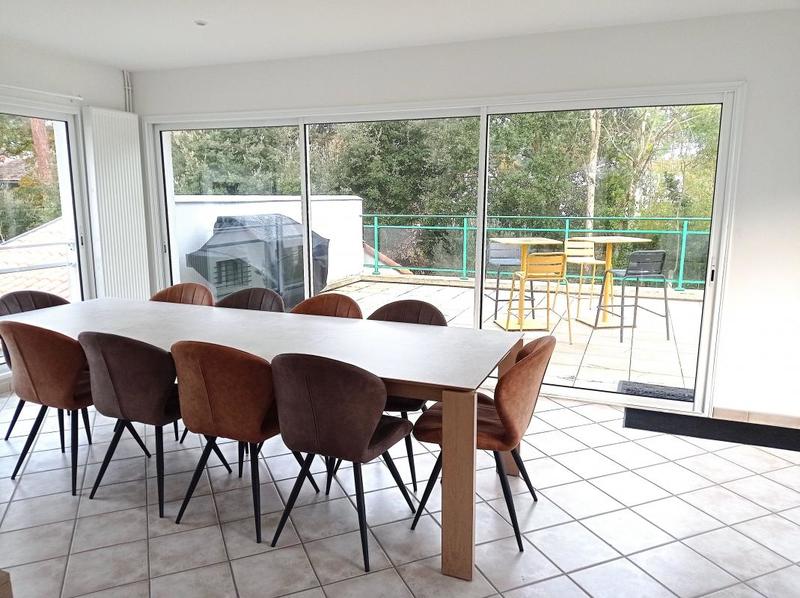 Maison - 220 m² - 10 pièces