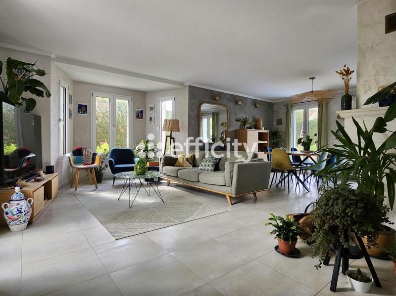 Pavillon - 167 m² - 7 pièces