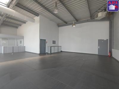 Local d'activités - 411 m²