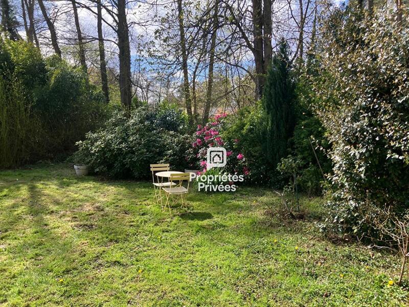 Maison - 238 m² - 8 pièces