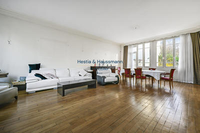 Maison - 617 m² - 12 pièces