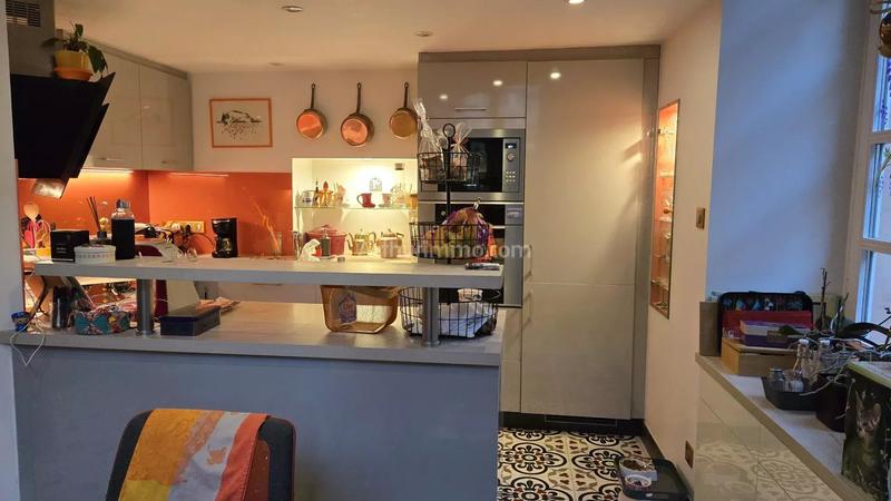 Maison - 243 m² - 11 pièces