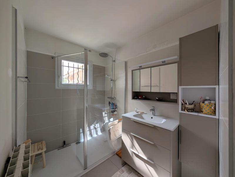 Villa - 100 m² - 5 pièces