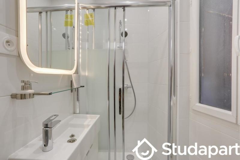 Chambre - 9 m² - 1 pièce