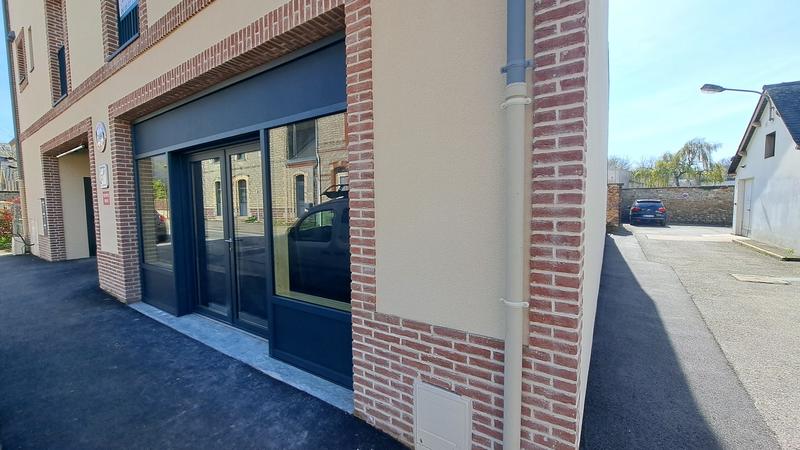 Local commercial - 67 m² - 2 pièces