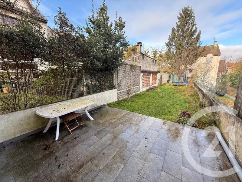 Maison - 98 m² - 5 pièces