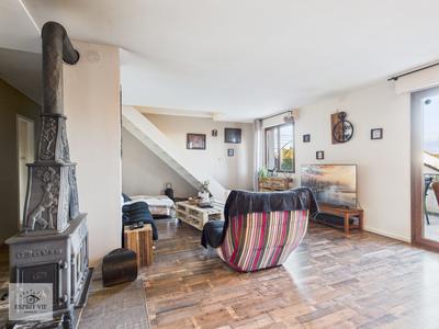 Maison - 180 m² - 8 pièces