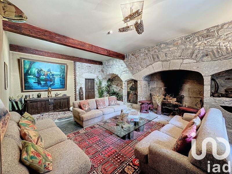 Maison - 231 m² - 9 pièces