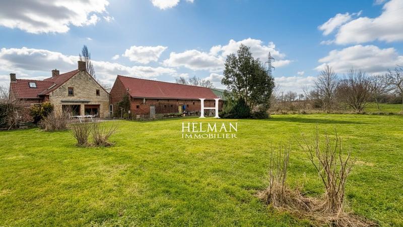 Maison - 220 m² - 8 pièces