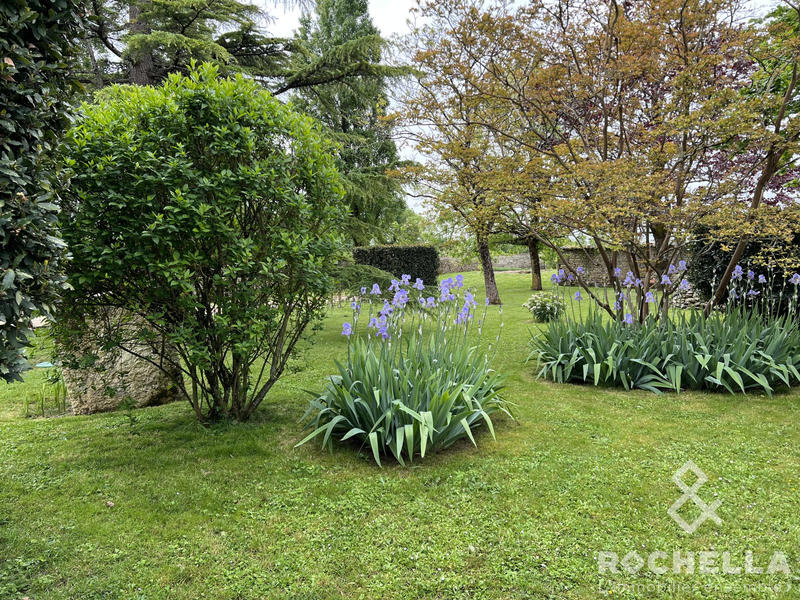 Maison - 244 m² - 8 pièces