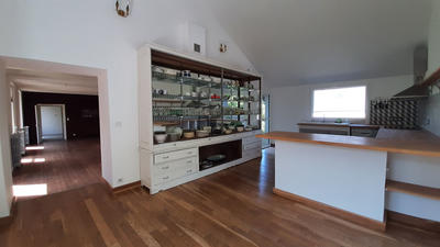 Maison - 260 m² - 10 pièces