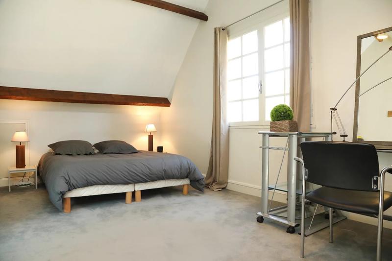 Propriété - 228 m² - 9 pièces