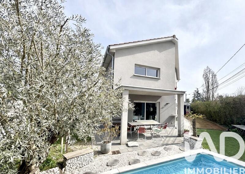 Maison - 140 m² - 5 pièces