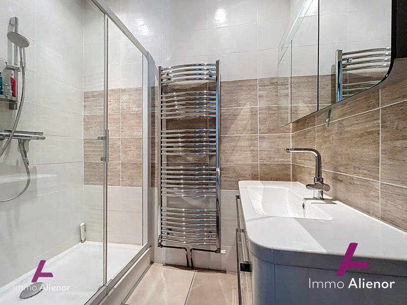 Appartement - 120 m² - 5 pièces