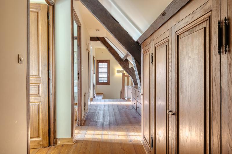 Maison - 268 m² - 8 pièces