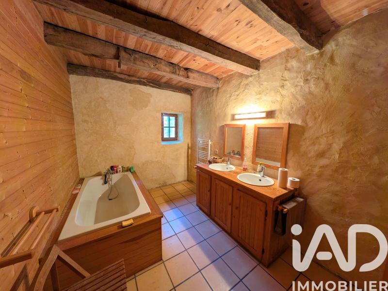 Maison - 350 m² - 11 pièces