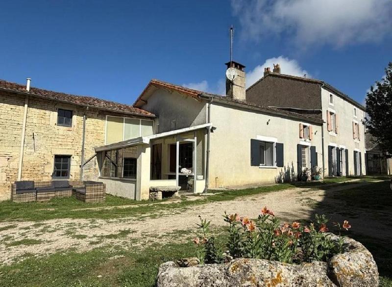 Maison - 315 m² - 11 pièces