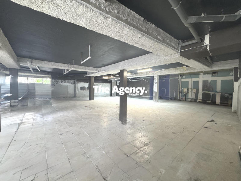 Local commercial - 296 m²