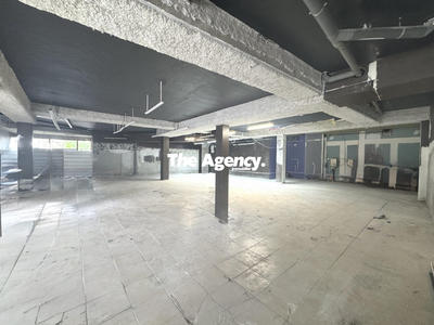 Local commercial - 296 m²