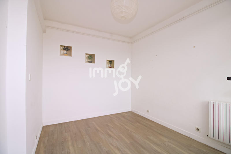 Appartement - 100 m² - 6 pièces