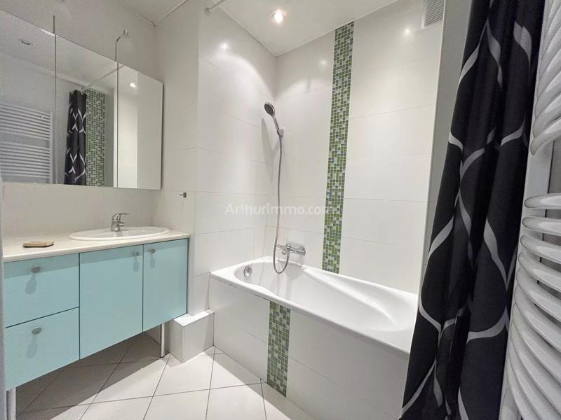 Appartement - 60 m² - 2 pièces