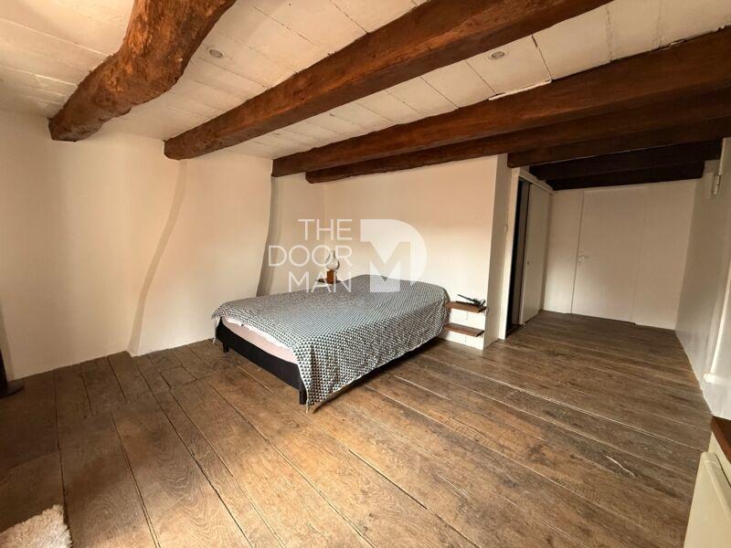 Appartement - 180 m² - 7 pièces