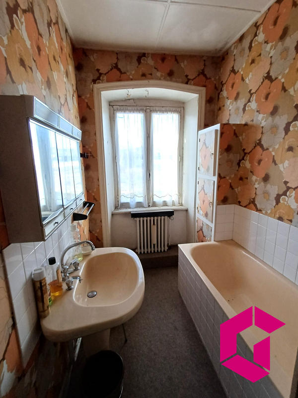 Maison ancienne - 201 m² - 6 pièces