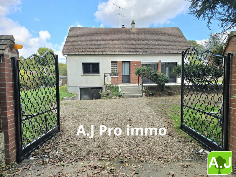 Maison traditionnelle - 131 m² - 6 pièces