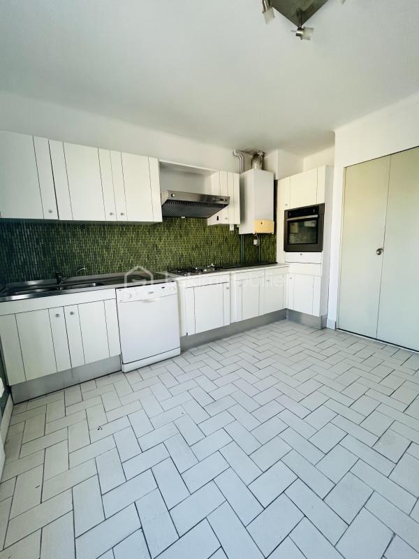 Appartement - 90 m² - 4 pièces