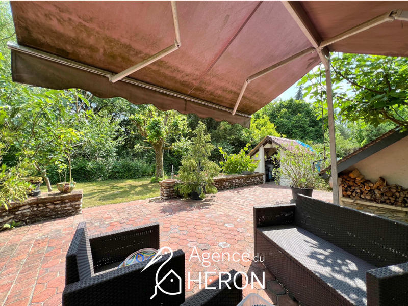 Maison - 304 m² - 10 pièces