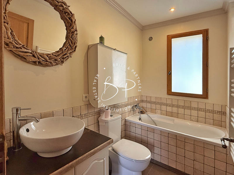 Maison - 209 m² - 8 pièces