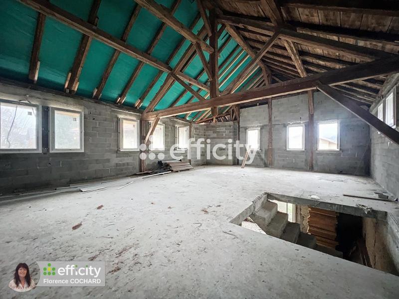 Maison - 180 m² - 2 pièces