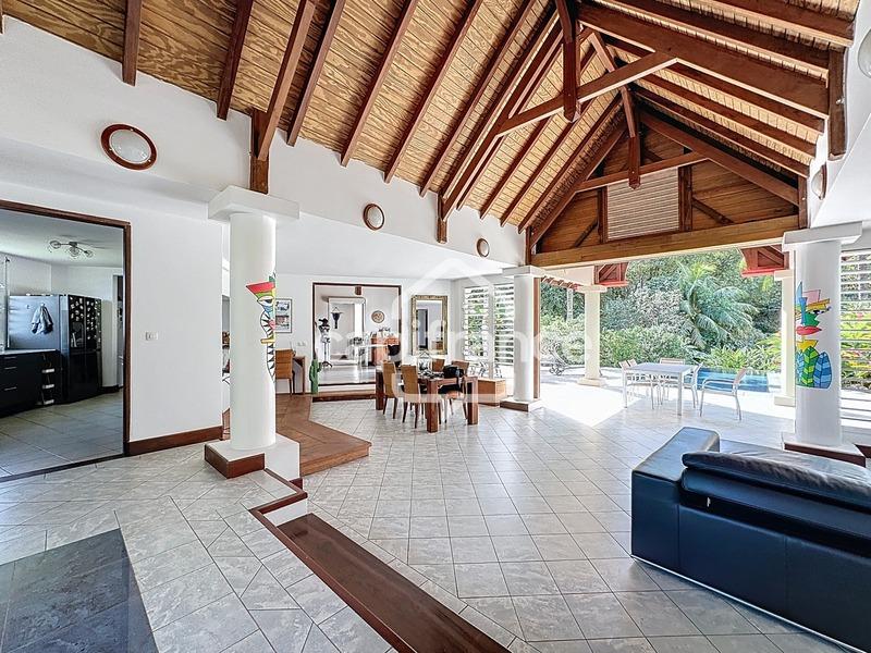 Villa - 280 m² - 8 pièces