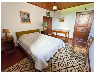 Maison - 300 m² - 20 pièces