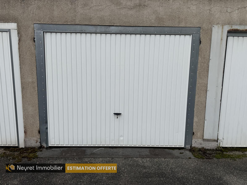 Parking / Garage - 12 m²