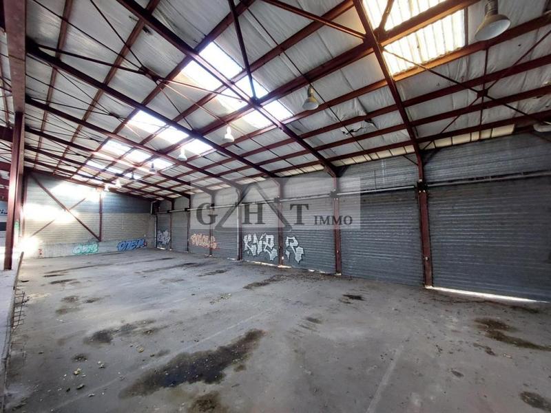 Entrepôt - 5 100 m²