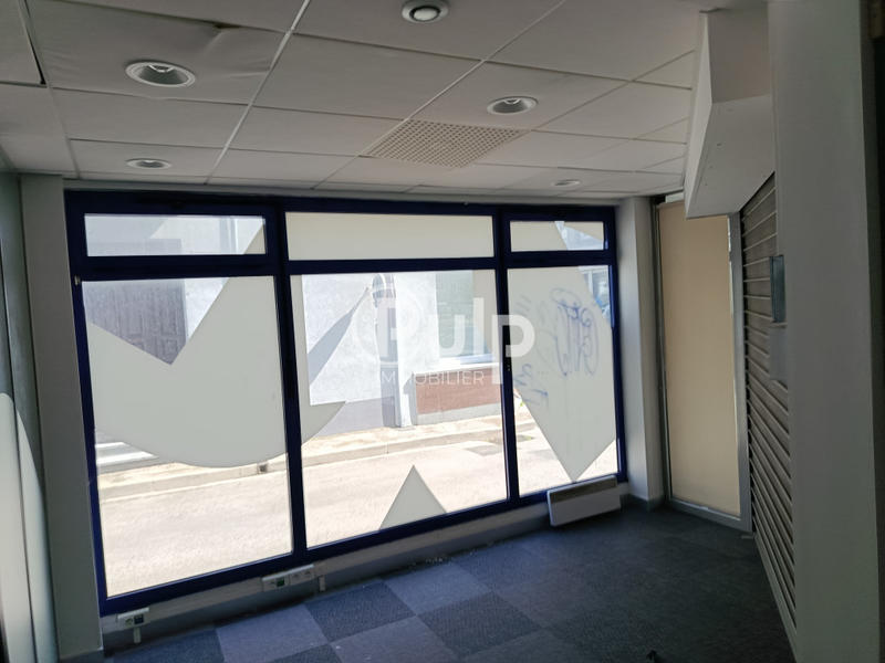 Local commercial - 120 m² - 1 pièce