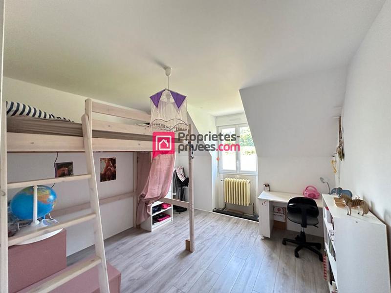 Maison - 275 m² - 12 pièces