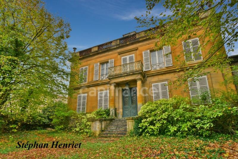 Maison de maîtres - 388 m² - 9 pièces