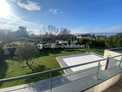 Maison - 200 m² - 8 pièces