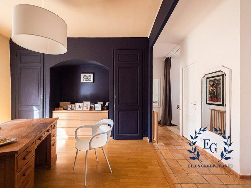 Maison - 252 m² - 7 pièces