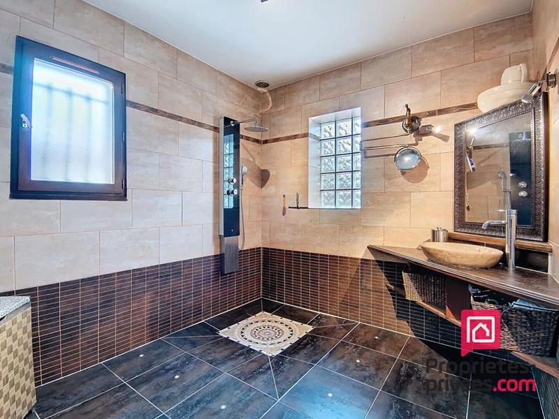 Maison - 160 m² - 6 pièces