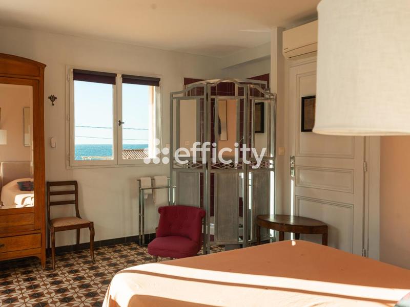 Maison - 236 m² - 6 pièces