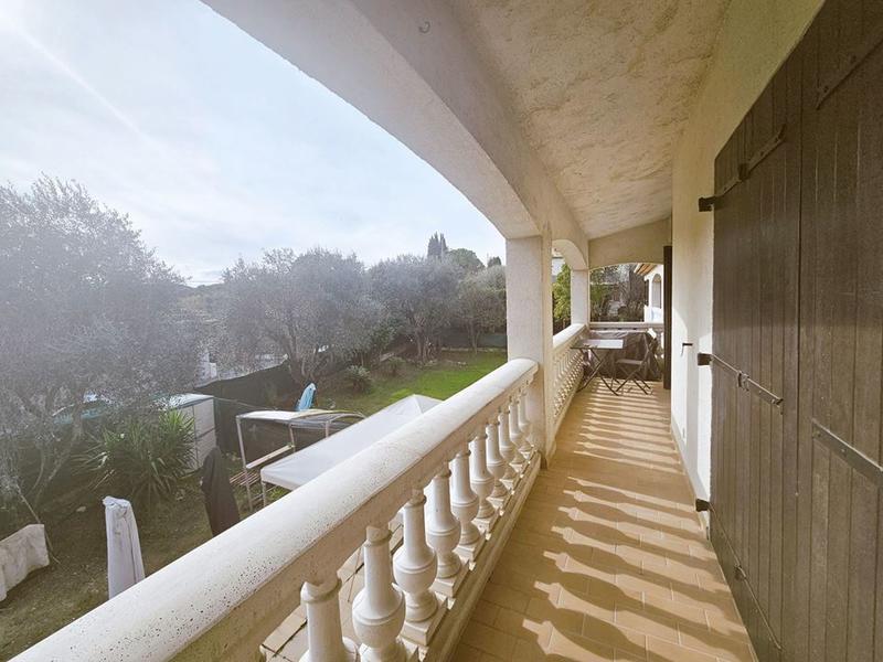 Appartement - 100 m² - 3 pièces