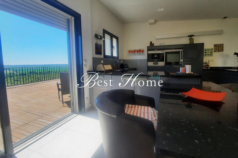 Maison - 190 m² - 7 pièces