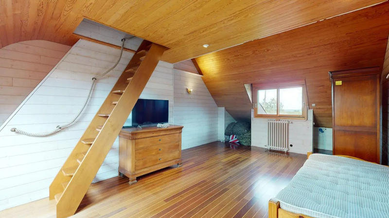 Maison - 280 m² - 10 pièces